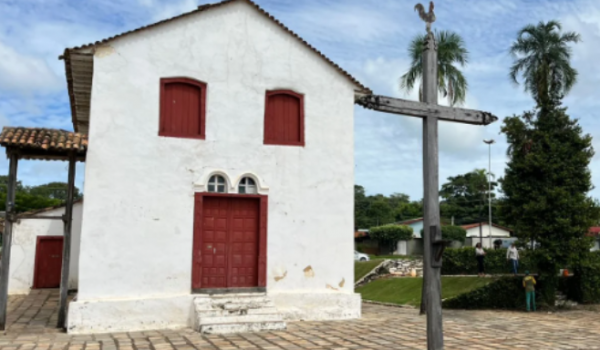 Arqueólogos descobrem cemitério de pessoas escravizadas com mais de 200 anos sob igreja de Jaraguá-GO