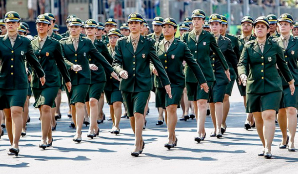 Alistamento feminino voluntário nas Forças Armadas começa em 2025 