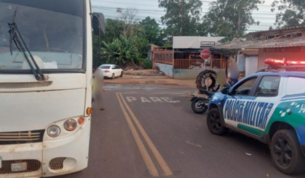 Acidente entre moto e micro-ônibus em Rio Verde deixa motociclista ferido