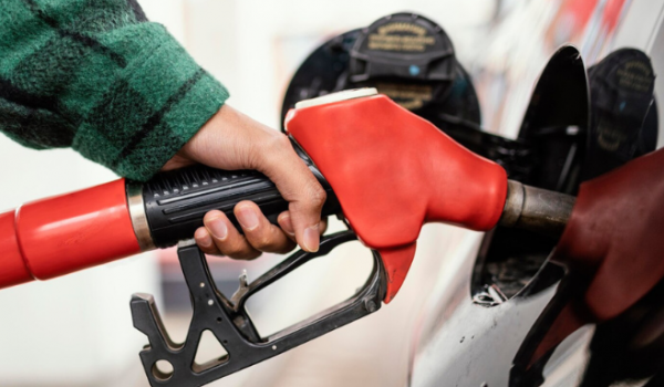 Etanol e gasolina têm quedas nos preços em abril