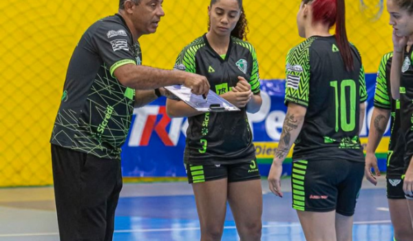 Resenhas embarca para Santa Catarina onde enfrenta Leoas da Serra pela Liga Feminina de Futsal