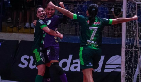 Resenhas bate DEC mais uma vez e garante classificação inédita para as quartas de finais da Copa do Brasil de Futsal