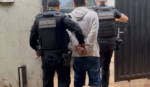 Homem é preso em Rio Verde por matar estrangeiro a tiros; crime foi registrado por câmeras de segurança