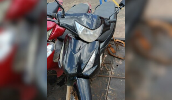 Homem é detido após desacatar policiais durante bloqueio no bairro Liberdade, em Rio Verde