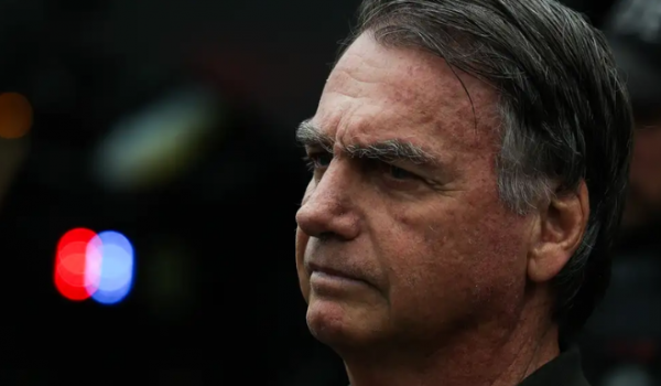 STF decide hoje (24) se mantém prisão de Bolsonaro