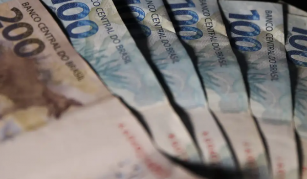 Brasileiros ainda têm R$ 10,5 bilhões para resgatar em valores esquecidos, informa BC