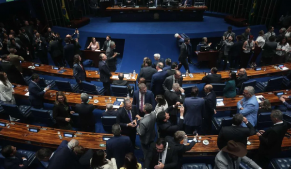 Senado barra indicação ao STF e impõe derrota histórica ao governo Lula
