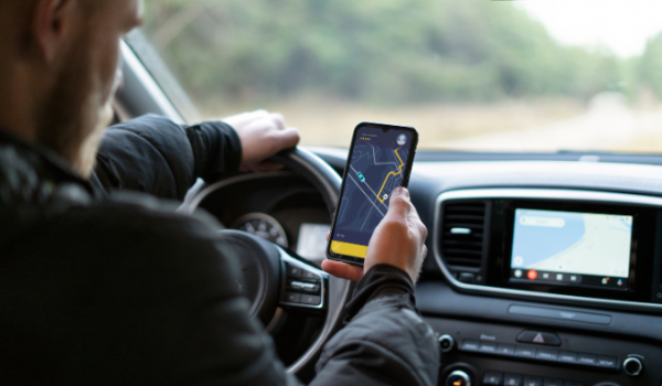 Motoristas de aplicativos e taxistas já podem solicitar financiamento com juros reduzidos para carro novo
