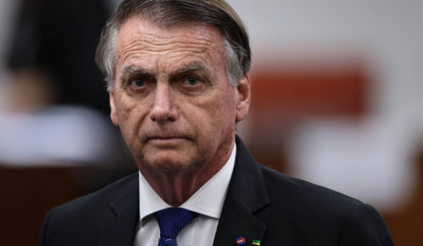 PF faz buscas por armas e munições na casa de Bolsonaro, mas não encontra materiais