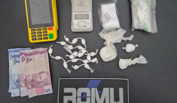 ROMU apreende cocaína e materiais ligados ao tráfico em distribuidora de bebidas em Rio Verde