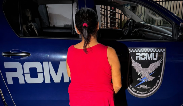 ROMU prende mulher de 65 anos condenada por estupro de vulnerável em Rio Verde