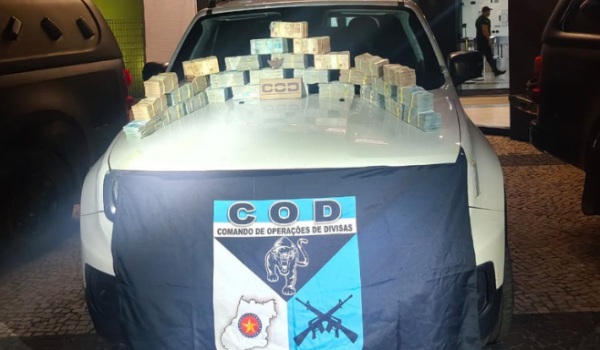 COD apreende quase R$ 1,2 milhão em dinheiro vivo dentro de carro em Goiás