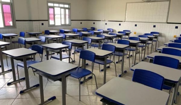 Escola de Rio Verde registra 90 aulas de Matemática sem professor e Justiça cobra solução do Estado