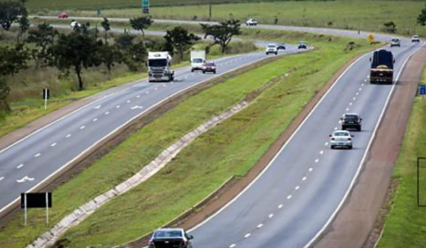 Vai viajar no feriado? Veja os principais cuidados antes de pegar a estrada