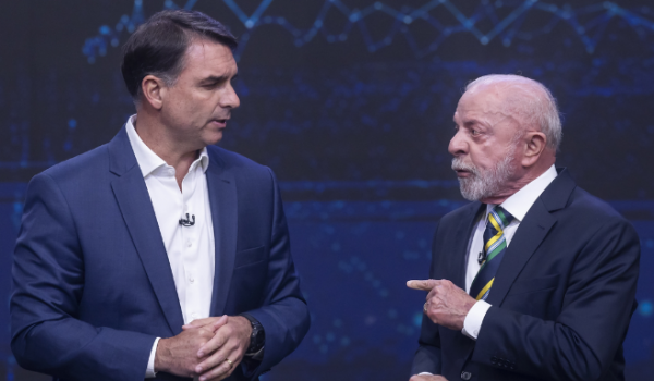 Lula e Flávio assinam acordo para abertura de sigilos, mas divergem sobre entrega dos documentos