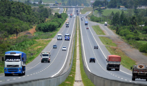 BR-101 se mantém como rodovia com maiores preços médios de combustíveis em janeiro