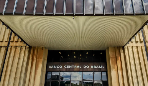 Crédito mais caro: Copom eleva Selic para 13,25% ao ano e impacta financiamentos