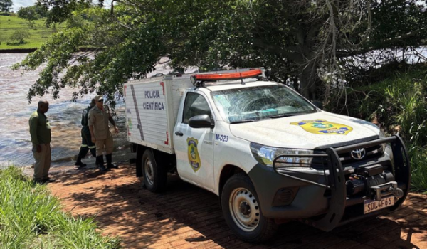 Bombeiros recuperam corpo de vítima de afogamento no Rio Claro, em Caçu