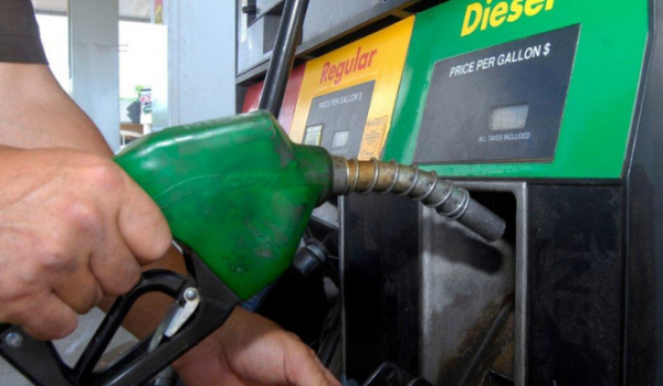 Diesel sobe após reajustes da Petrobras e do ICMS: preço médio do comum vai a R$ 6,49 e do S-10 a R$ 6,57