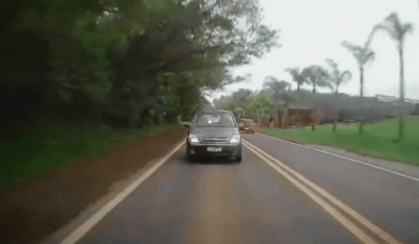 Câmera registra momento de colisão frontal entre dois carros que matou homem no RS
