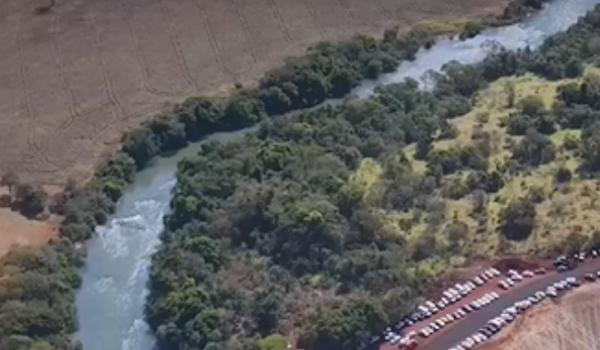 Ponte sobre o Rio Doce, em Rio Verde, é interditada devido a danos estruturais 