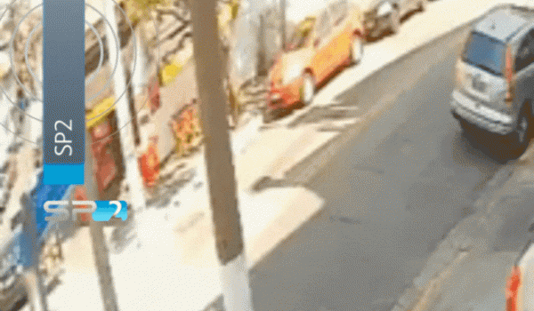 Caminhonete voa e atinge dez veículos na Zona Norte de SP