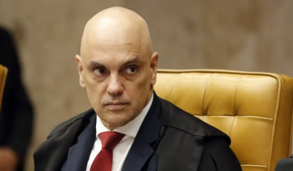 Após cobrar pagamento de multa, Alexandre de Moraes deleta conta pessoal no X