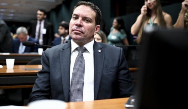 STF forma maioria para manter ação contra Ramagem e derruba manobra da Câmara que podia ajudar Bolsonaro