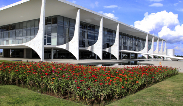 A IMPORTÂNCIA DE UM CÓDIGO DE ÉTICA PARA OS MINISTROS DO STF: UMA REFLEXÃO NECESSÁRIA