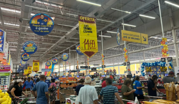 PL que permite farmácias em supermercados é aprovado na Câmara