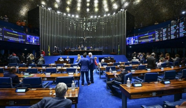 Tamanho de bancada não garante hegemonia no Congresso, analisa colunista