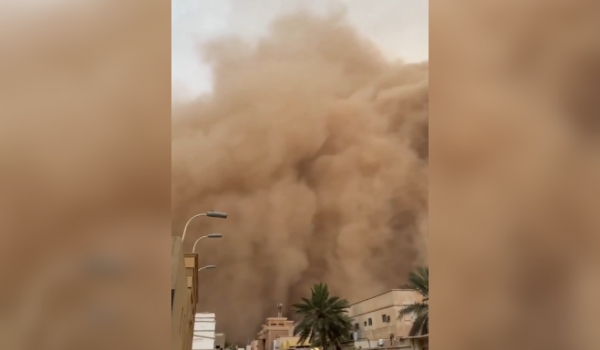 Tempestade de areia transforma dia em noite e causa caos no Oriente Médio