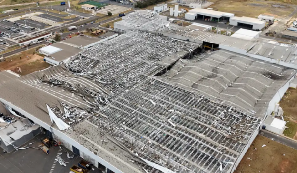 Tempestade paralisa fabricação de carros da Toyota em SP