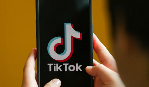 TikTok leva multa milionária no Brasil por dados de adolescentes