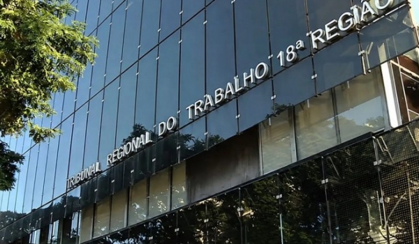Trabalhador tem dedos amputados em máquina sem proteção e Justiça de Goiás mantém pensão vitalícia de R$ 3 mil