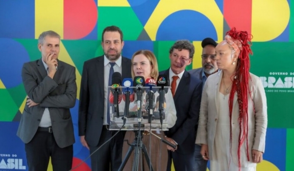 Governo rejeita proposta que mantém escala 6x1 mesmo com jornada reduzida