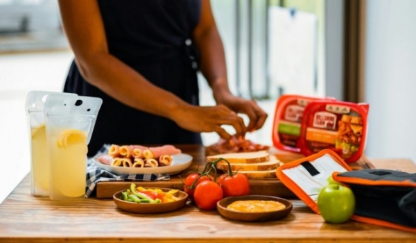 Treino à noite: ajustar a dieta pode ajudar a melhorar a massa muscular e o sono