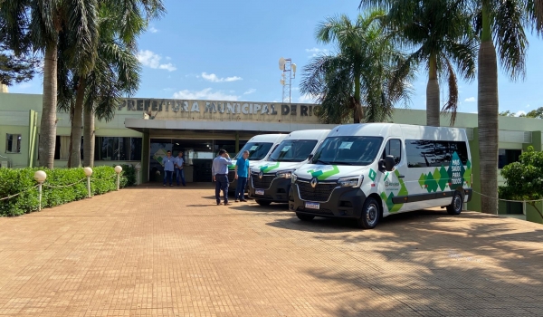 Prefeito de Rio Verde entrega 04 novos veículos para Saúde aos distritos e Vigilância