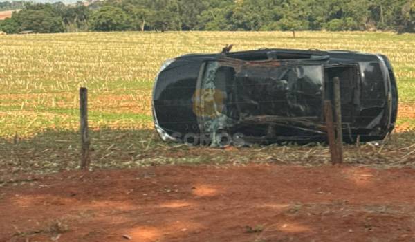 Veículo é encontrado tombado às margens da GO-333, próximo a Rio Verde