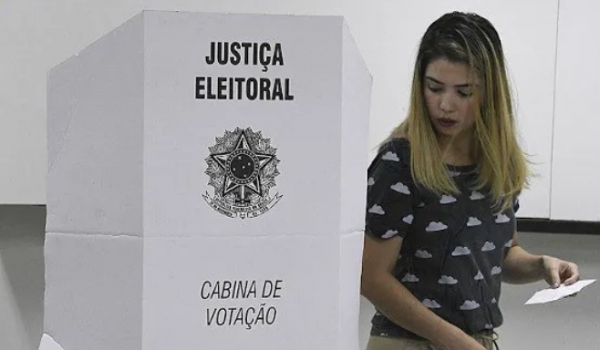 Voto facultativo? 56% dos brasileiros dizem que iriam às urnas mesmo sem obrigação