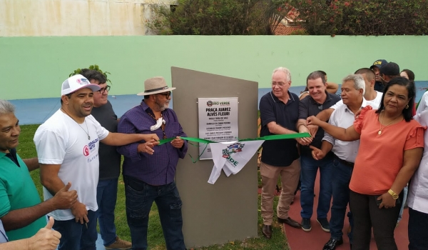 174 anos de Rio Verde: Prefeito entrega 04 praças revitalizadas