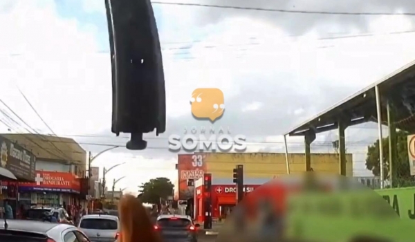 Funcionário de oficina, utilizando veículo de cliente, danifica ônibus em Rio Verde
