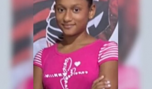 Menina de 11 anos morre após ser espancada por colegas dentro da escola