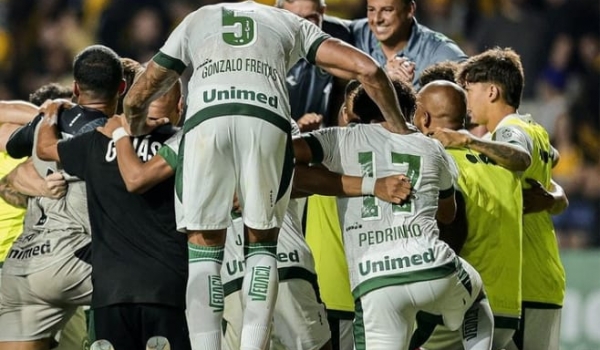 Série B: Goiás reage, Coritiba dispara e disputa pelo acesso esquenta na reta final