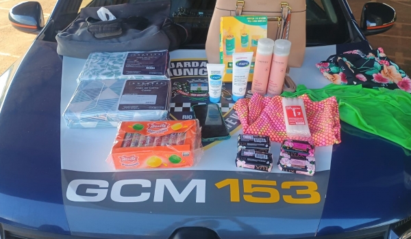 Mulher é presa pela GCM após furtos em loja e farmácia, na Vila Amália em Rio Verde