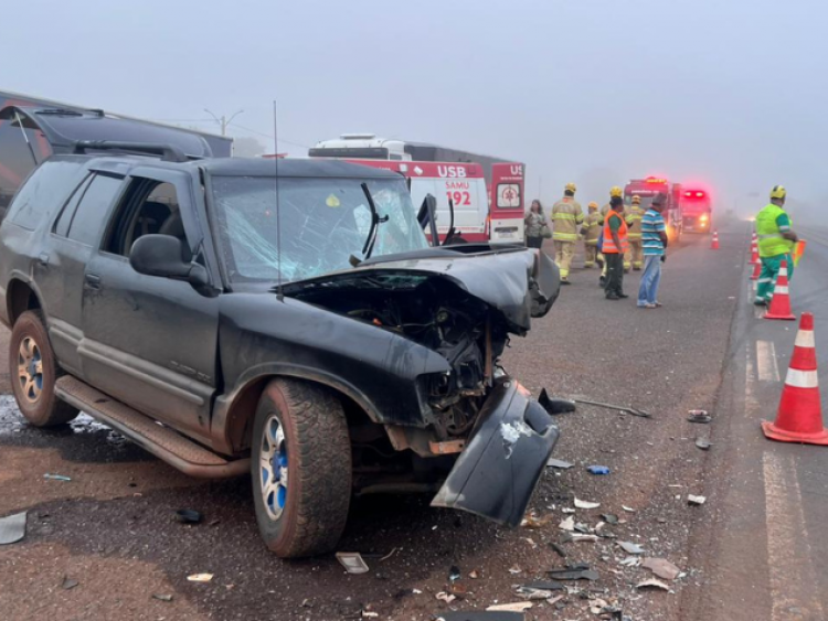 Acidente deixa quatro pessoas feridas, uma delas presa às ferragens na BR-452 na Lagoa Do Bauzinho