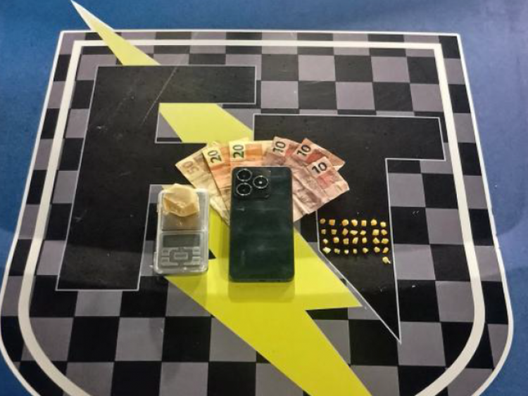 Força Tática desarticula ponto de tráfico e prende casal na Vila Santa Cruz 2, em Rio Verde