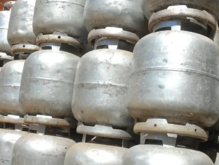 Governo anuncia pacote emergencial para conter alta do diesel e gás de cozinha 