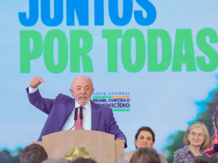 Governo Lula assina novas regras para internet e mira golpes, fraudes e violência online