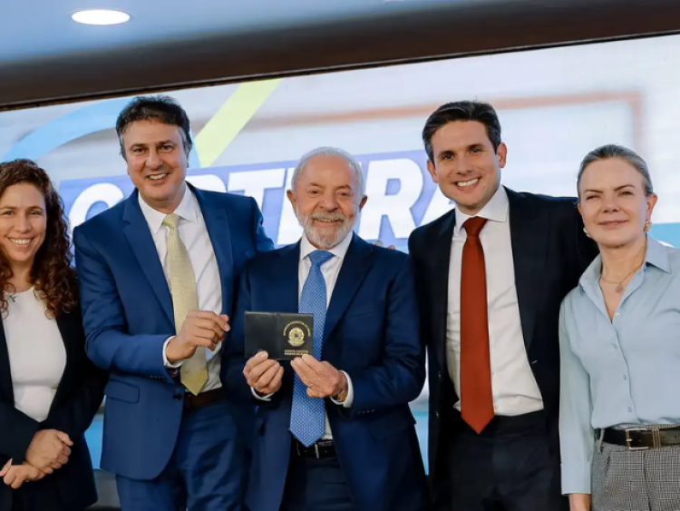 Governo Federal sanciona lei que cria Carteira Nacional de Docente com benefícios para professores